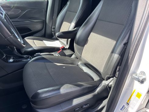 Used 2020 Buick Encore Preferred image 11