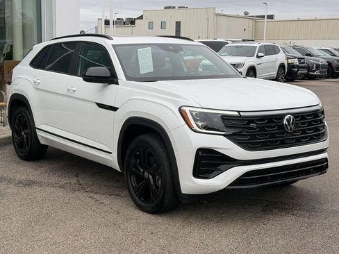 Certified 2025 Volkswagen Atlas Cross Sport SEL R-Line AWD/4WD image 7