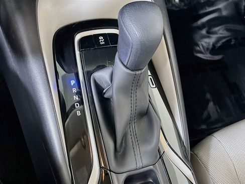 Used 2021 Toyota Corolla LE w/ Carpet Mat Package (TMS) FWD image 16
