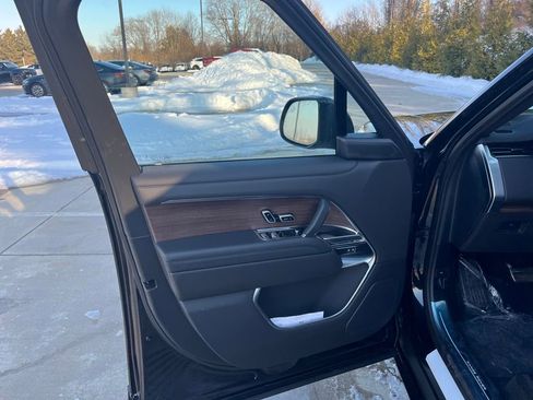 New 2026 Land Rover Range Rover Long Wheelbase SE image 10