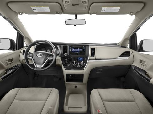 Used 2017 Toyota Sienna L FWD image 4