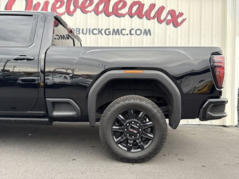 Used 2025 GMC Sierra 2500 AT4 w/ AT4 Premium Plus Package image 2