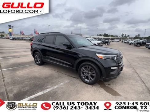 Used 2024 Ford Explorer XLT w/ Equipment Group 202A RWD image 2