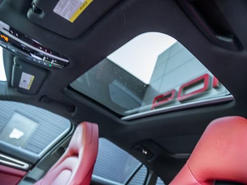 Certified 2023 Porsche Panamera 4 image 18
