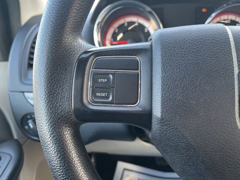 Used 2018 Dodge Grand Caravan SE image 54