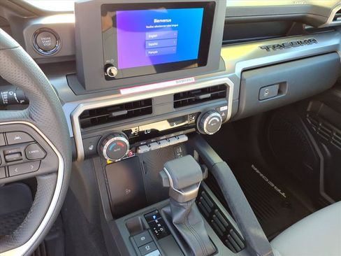 Used 2024 Toyota Tacoma SR5 AWD/4WD image 34