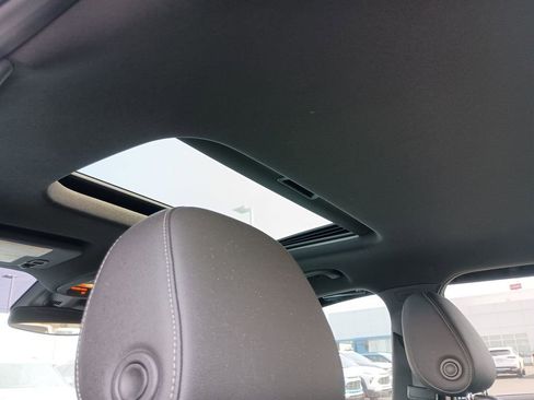 Used 2025 Chevrolet Trax RS w/ Sunroof Package image 28