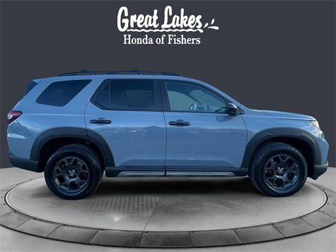 Used 2023 Honda Pilot TrailSport image 6
