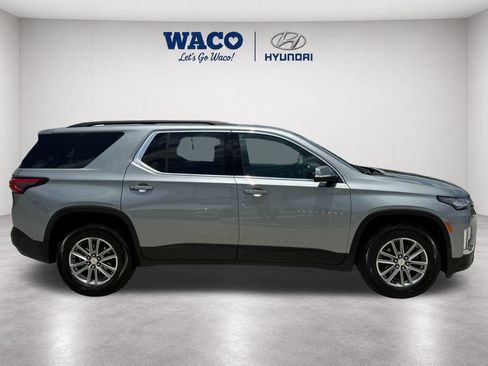 Used 2023 Chevrolet Traverse LT FWD image 9