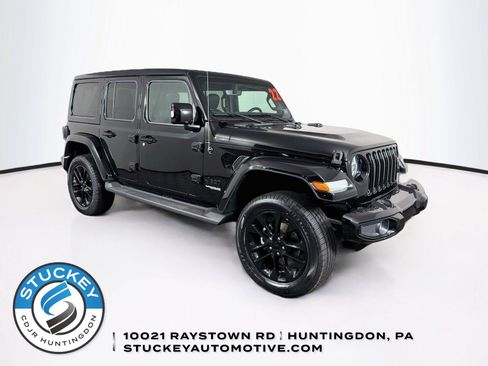 Used 2022 Jeep Wrangler Unlimited Sahara AWD/4WD image 1
