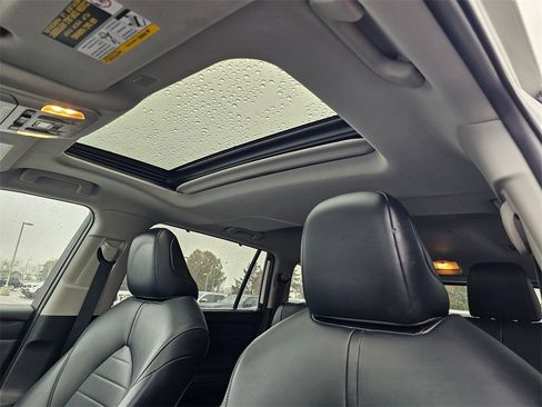 Used 2021 Toyota Highlander XLE image 29