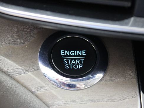 Used 2022 Ford Explorer Platinum w/ Equipment Group 601A AWD/4WD image 12