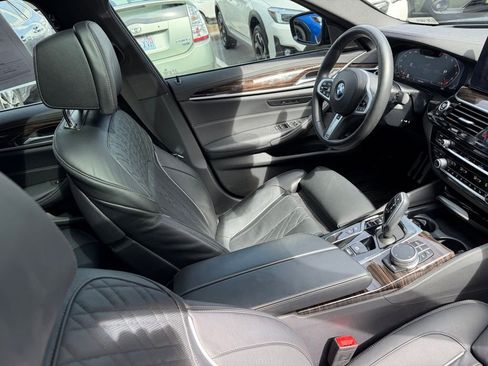 Used 2021 BMW M550i xDrive image 11