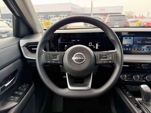 Certified 2025 Nissan Kicks SV image 14