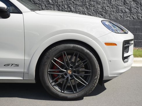 Certified 2026 Porsche Cayenne GTS AWD/4WD image 39