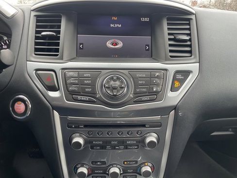 Used 2020 Nissan Pathfinder SL image 25