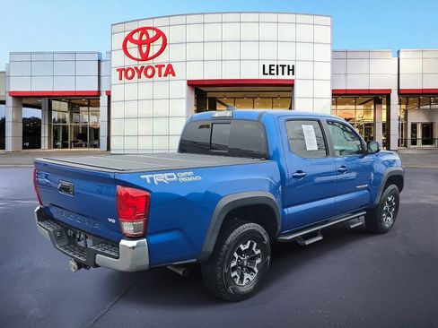 Used 2017 Toyota Tacoma TRD Off-Road w/ Tow Package image 5
