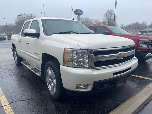 Used 2010 Chevrolet Silverado 1500 LTZ w/ White Diamond Tricoat Edition image 8