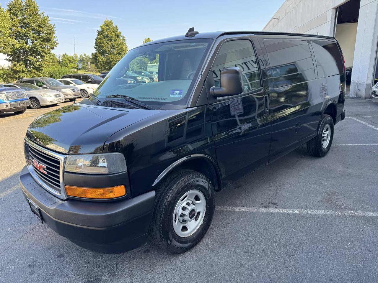 Used 2020 GMC Savana 2500 RWD image 27