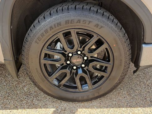 Used 2020 GMC Sierra 1500 Elevation w/ Elevation Value Package RWD image 8