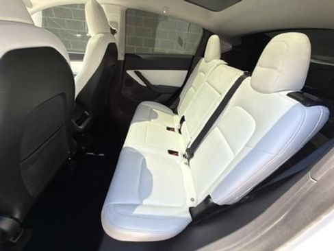 Used 2020 Tesla Model Y Long Range AWD/4WD image 25