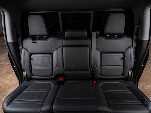 Used 2022 GMC Sierra 3500 Denali w/ Denali Ultimate Package image 35