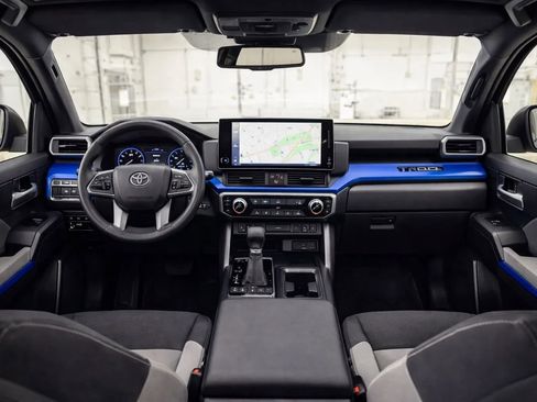 Used 2024 Toyota Tacoma TRD Sport image 2