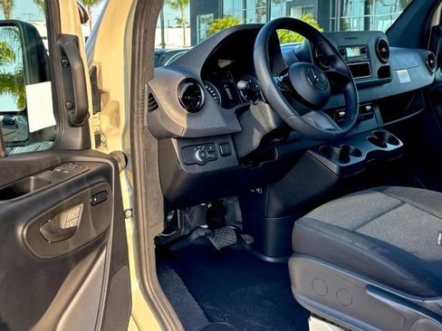 Used 2026 Mercedes-Benz Sprinter 2500 image 33