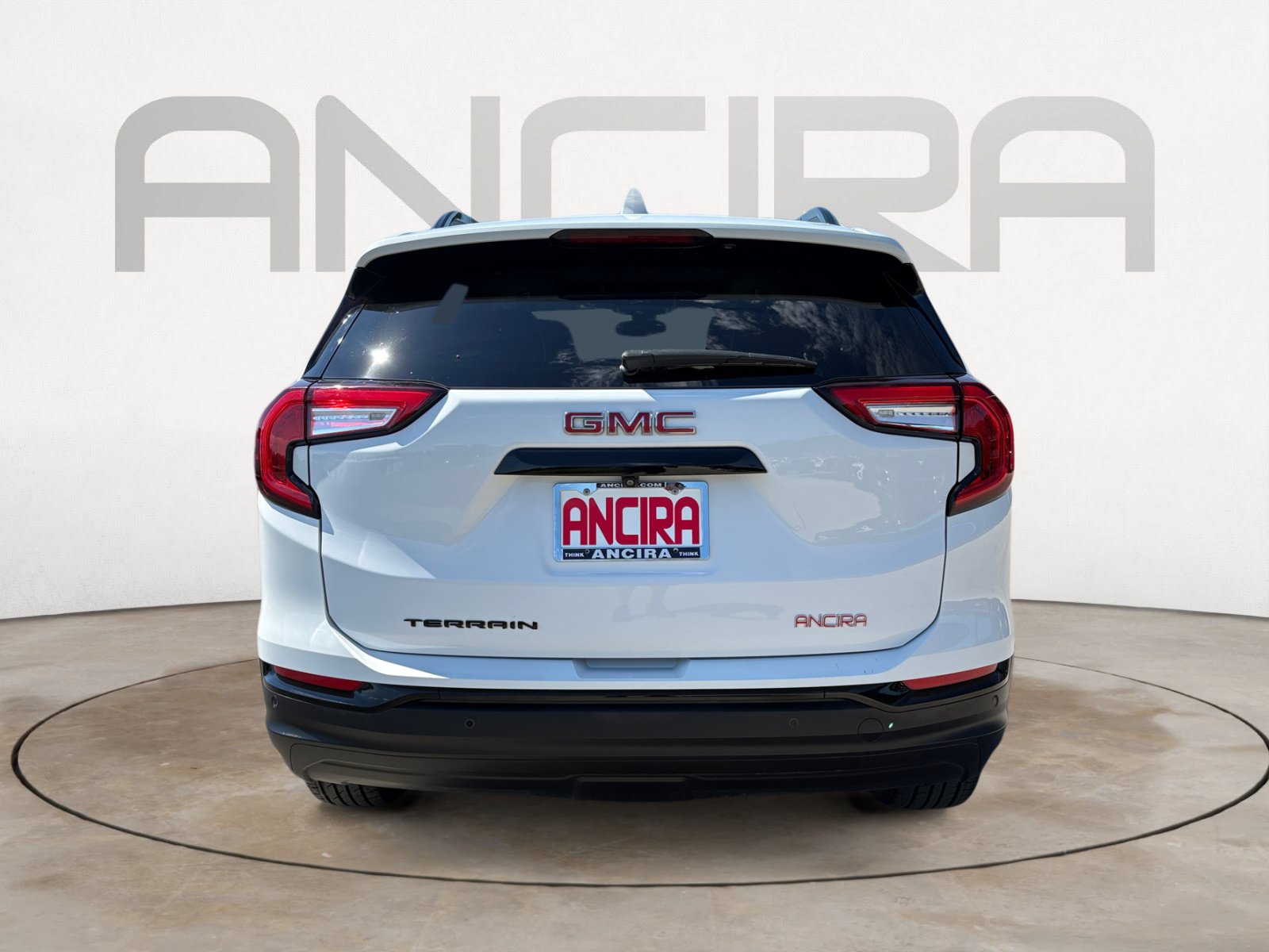 Used 2024 GMC Terrain SLT w/ Tech Package FWD image 10