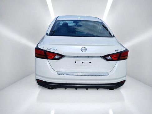 Used 2021 Nissan Altima 2.5 SR FWD image 4