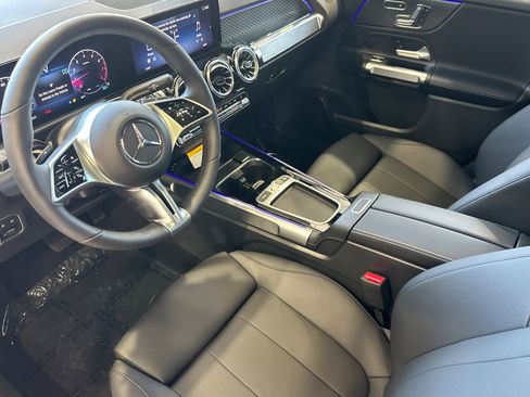 New 2025 Mercedes-Benz GLB 250 4MATIC image 10
