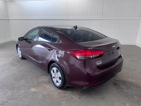 Used 2017 Kia Forte LX image 7