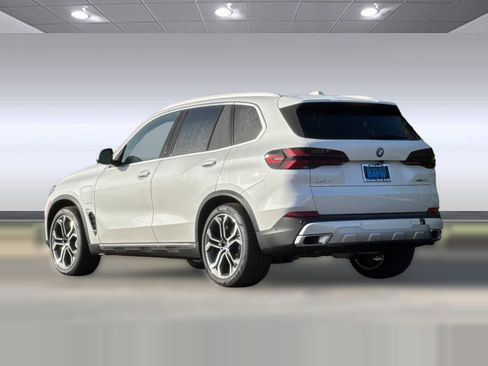New 2026 BMW X5 xDrive50e AWD/4WD image 3