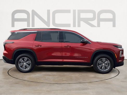 Used 2025 Chevrolet Traverse LT FWD image 15