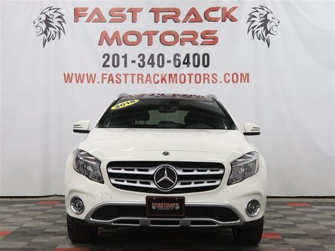 Used 2018 Mercedes-Benz GLA 250 4MATIC image 2