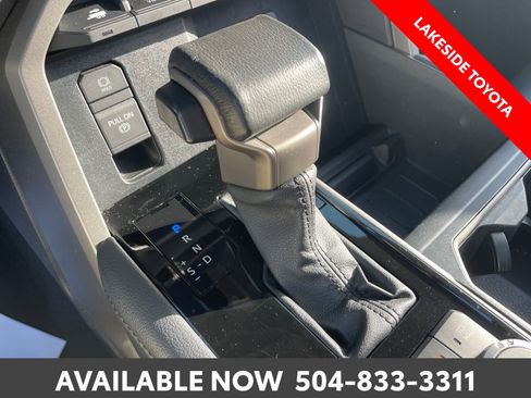 Used 2023 Toyota Tundra Limited AWD/4WD image 29