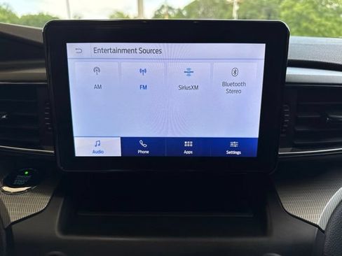 Used 2020 Ford Explorer XLT w/ Equipment Group 202A AWD/4WD image 18
