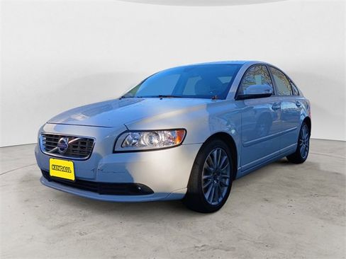 Used 2011 Volvo S40 T5 image 1