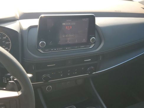 Certified 2023 Nissan Rogue S image 24