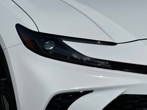 New 2026 Toyota Camry Hybrid FWD image 28