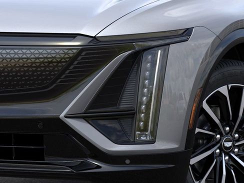 New 2026 Cadillac Lyriq Sport AWD/4WD image 10