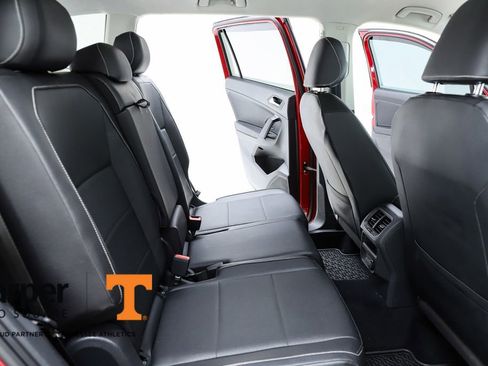 Used 2021 Volkswagen Tiguan SE image 74