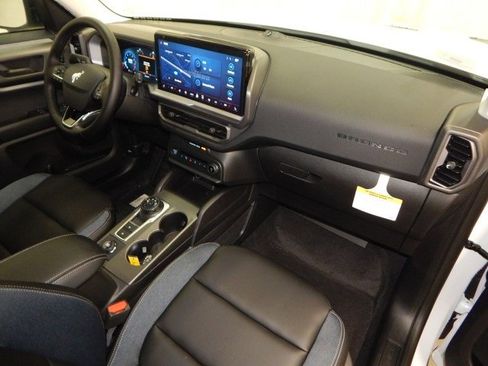 New 2025 Ford Bronco Sport Outer Banks w/ Outer Banks Tech Package+ image 18