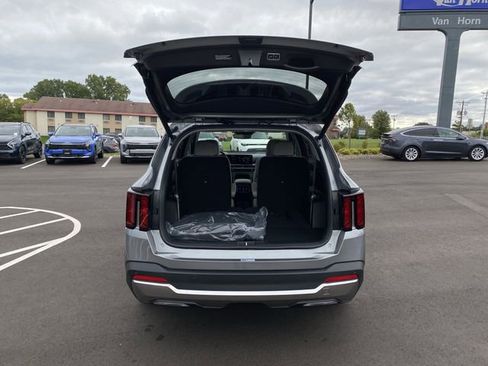 New 2025 Kia Sorento EX image 16