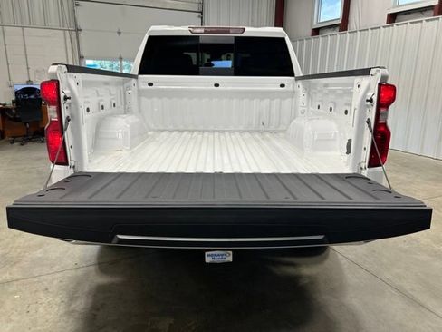 Used 2024 Chevrolet Silverado 1500 LT w/ Leather Package AWD/4WD image 20