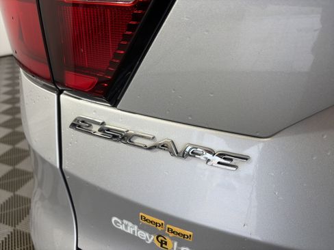 Used 2019 Ford Escape SEL AWD/4WD image 3