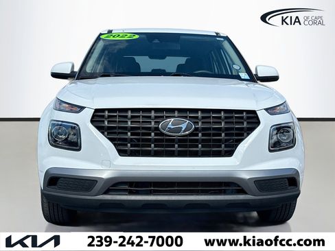 Used 2022 Hyundai Venue SE image 8