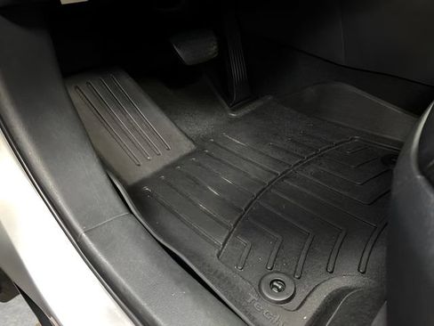 Used 2021 Toyota RAV4 XSE image 38