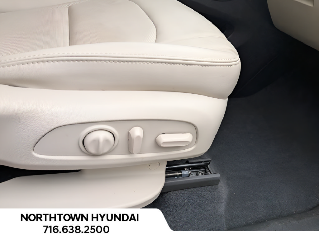 Used 2024 Buick Enclave Essence AWD/4WD image 41