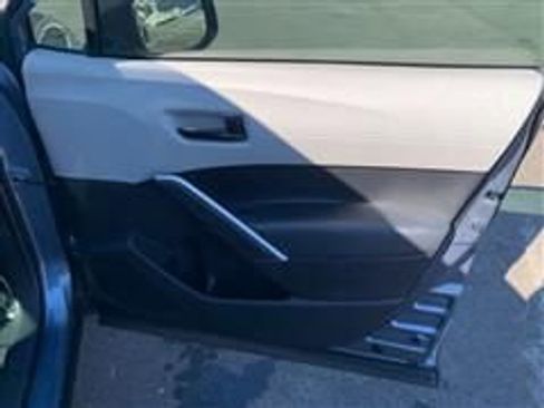 Used 2022 Toyota Corolla Cross LE image 17